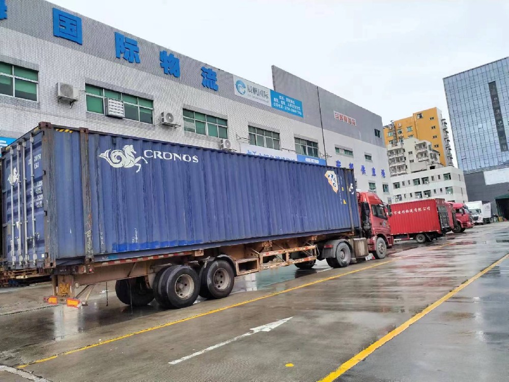 2023年6月17日，美西装柜。